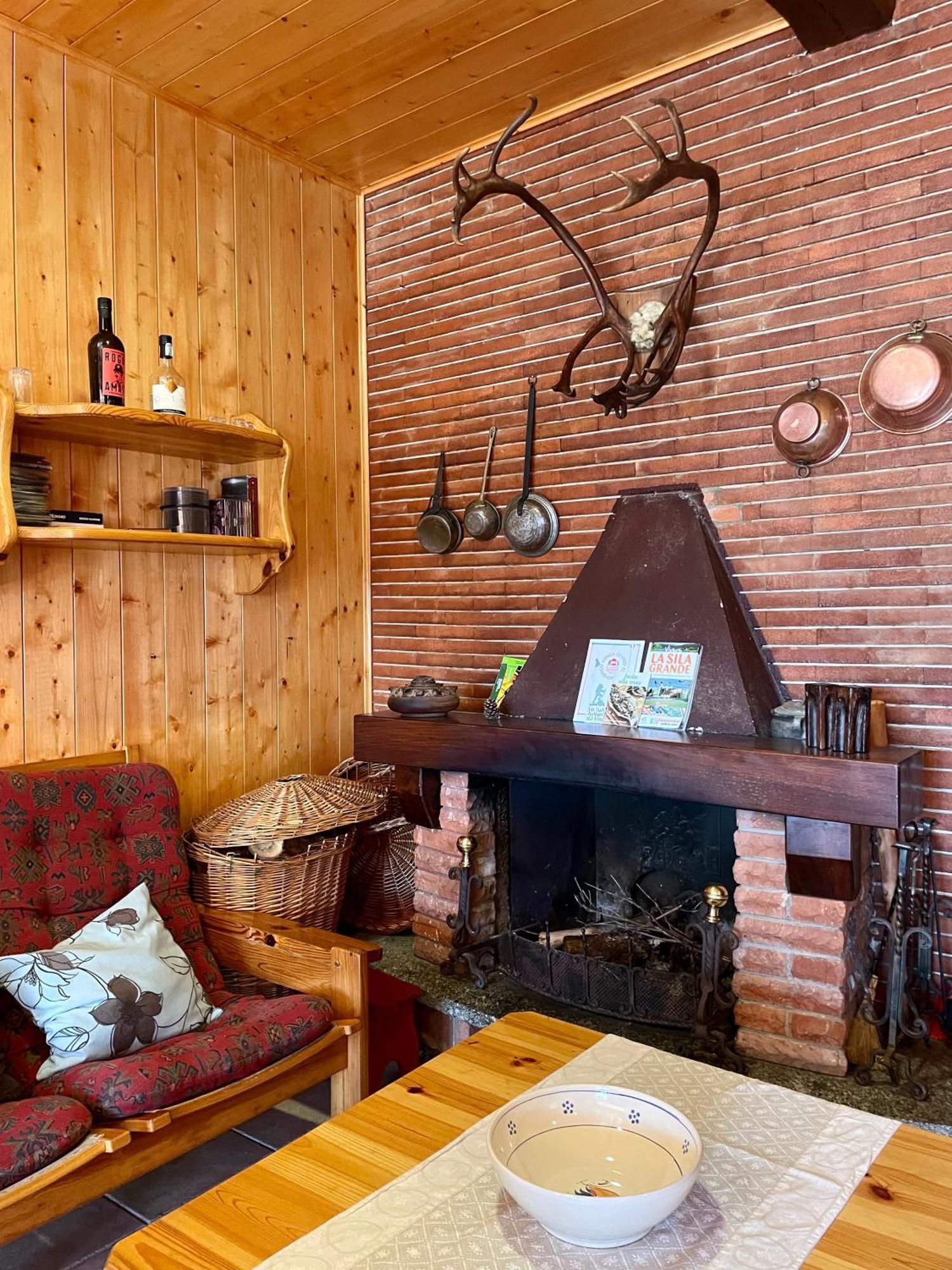 Chalet Natura La Taverna Dei 3 Porcellini Cavaliere  Exterior photo