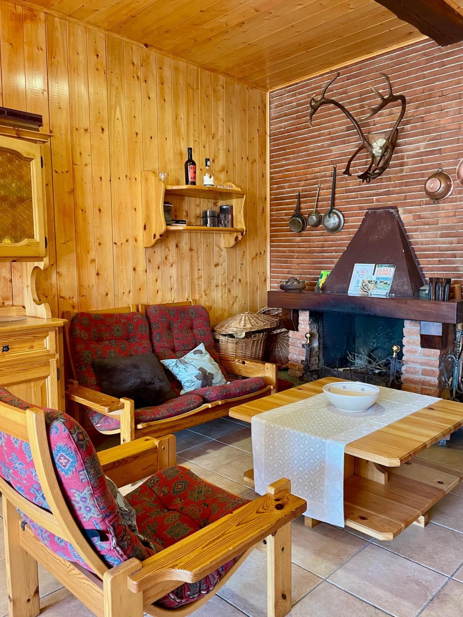 Chalet Natura La Taverna Dei 3 Porcellini Cavaliere  Exterior photo